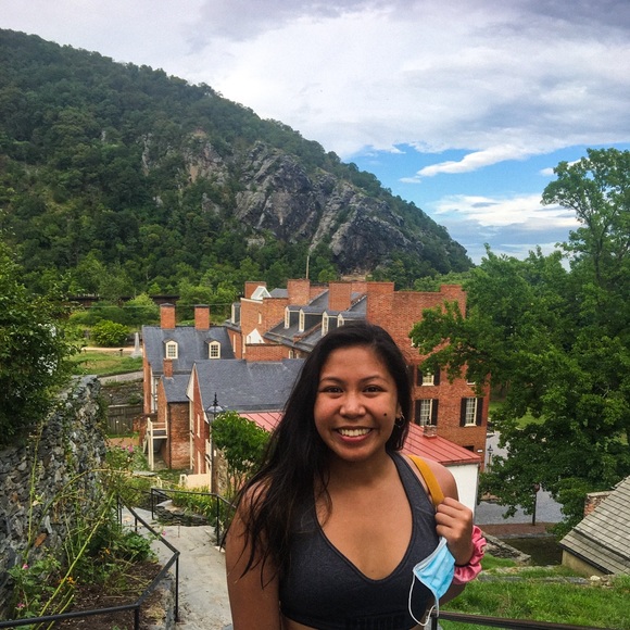 Meet your Posher, Rica - Picture 3 of 4